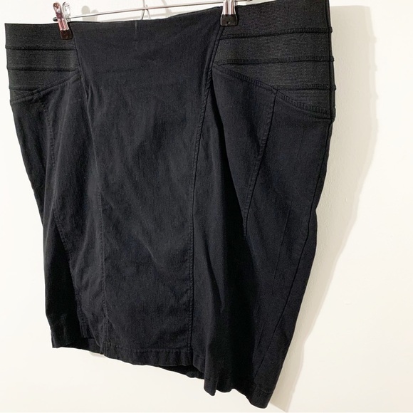Torrid Rayon Blend Black Pencil Skirt Elastic Side Panels Back Zipper Stretchy - Picture 2 of 13